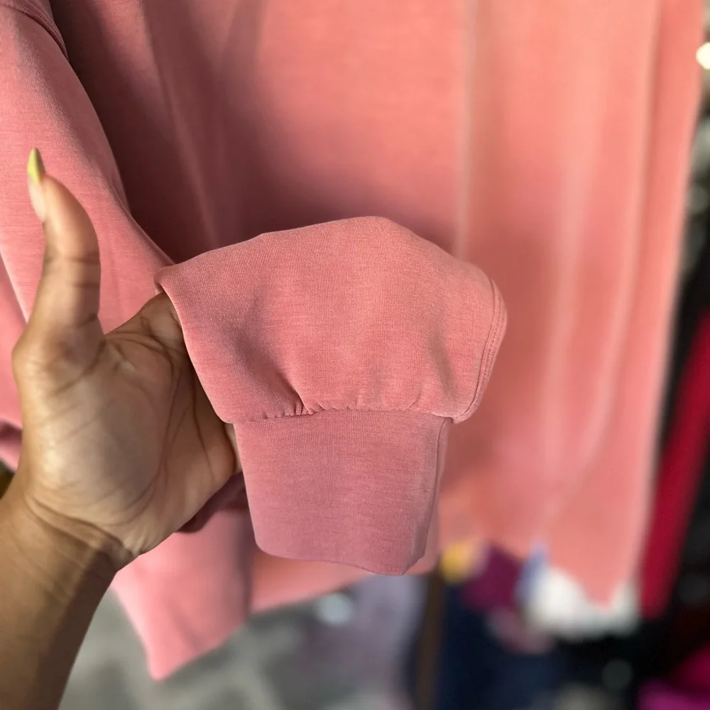 Lululemon Perfectly Oversized Cropped Crew *Softstreme
Brier Rose size 6 - Picture 8 of 9